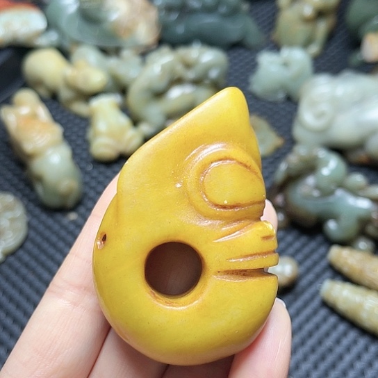 白玉菩提吊坠摆件