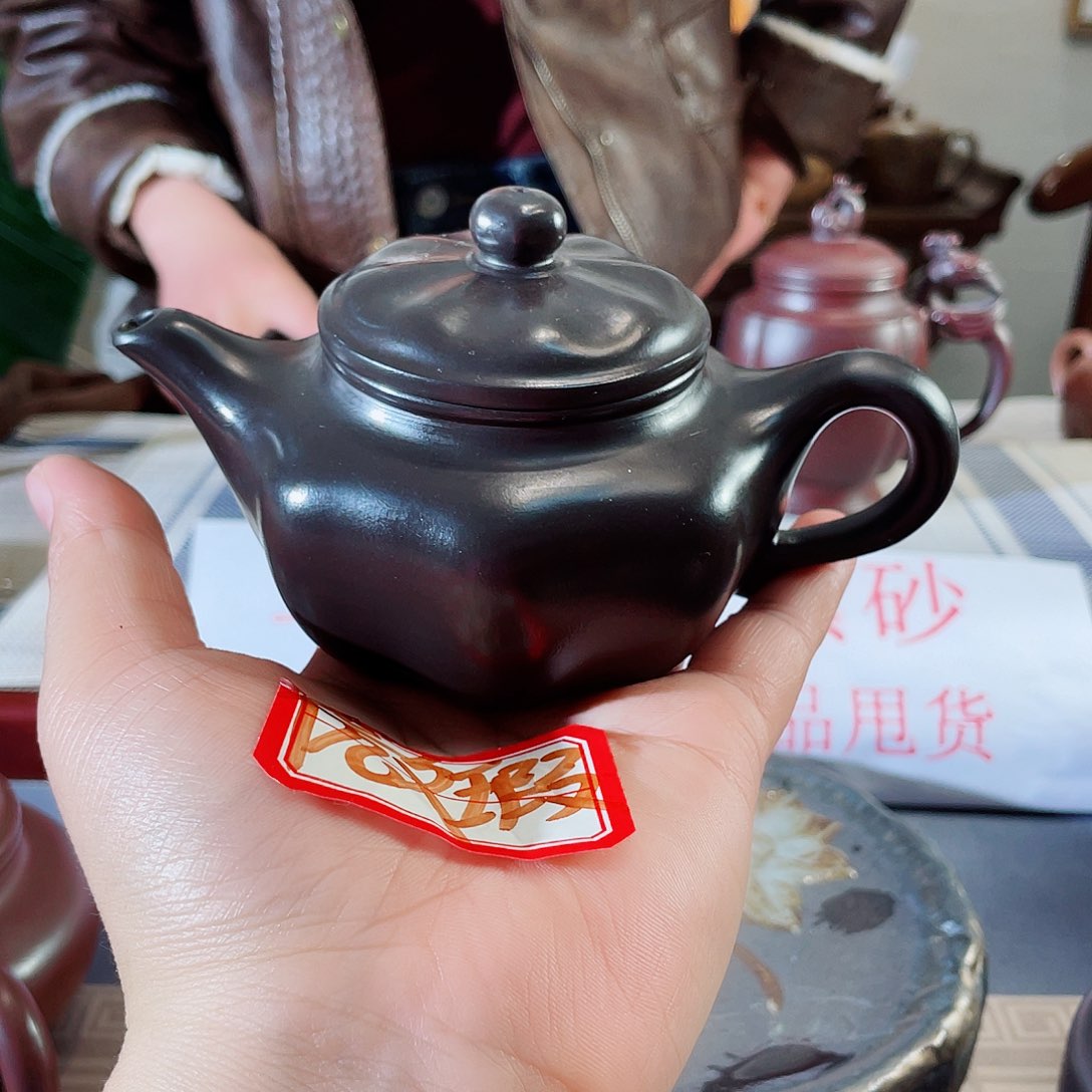 紫砂茶壶哈哈哈哈我觉得