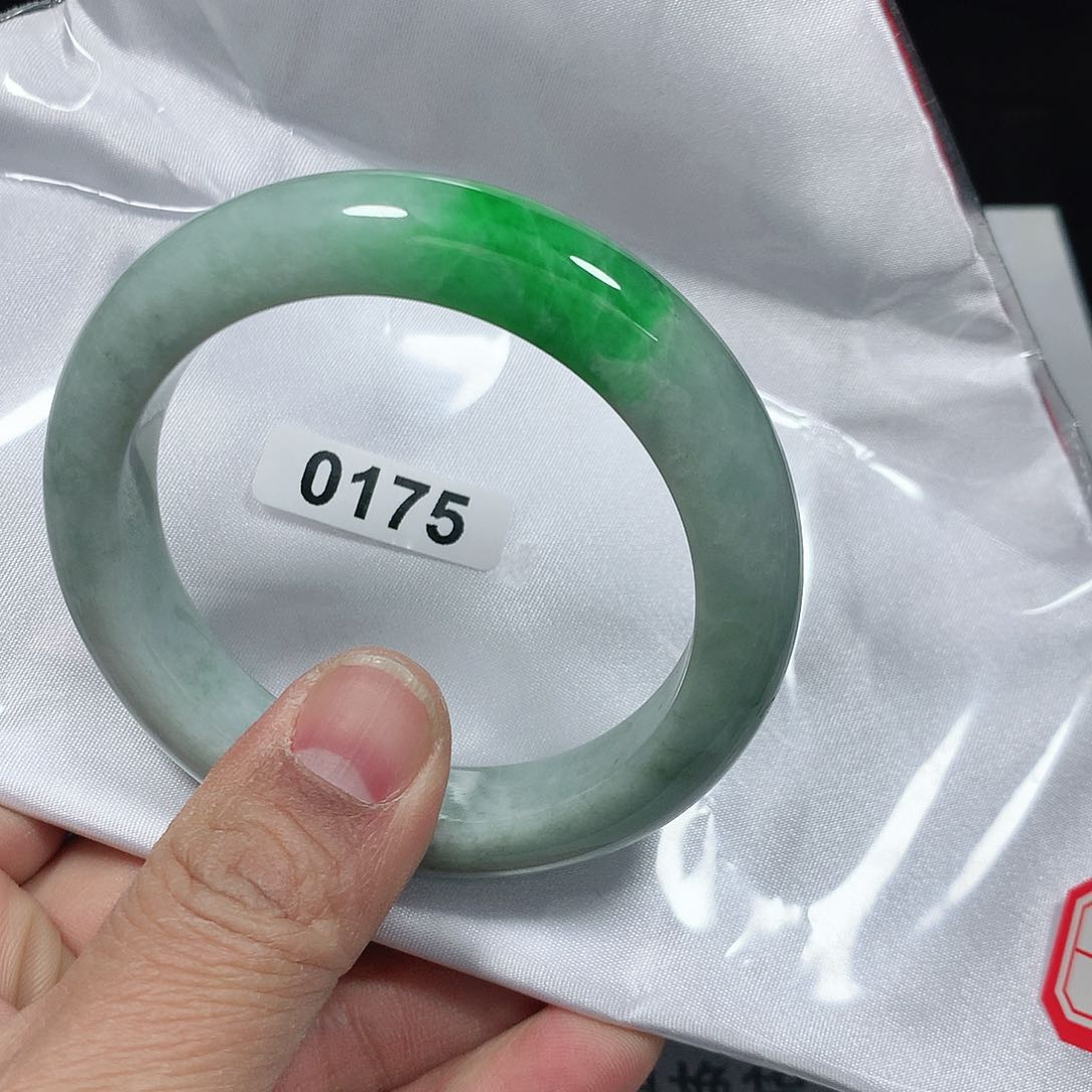翡翠手镯未镶嵌天然缅甸翡翠手镯A货