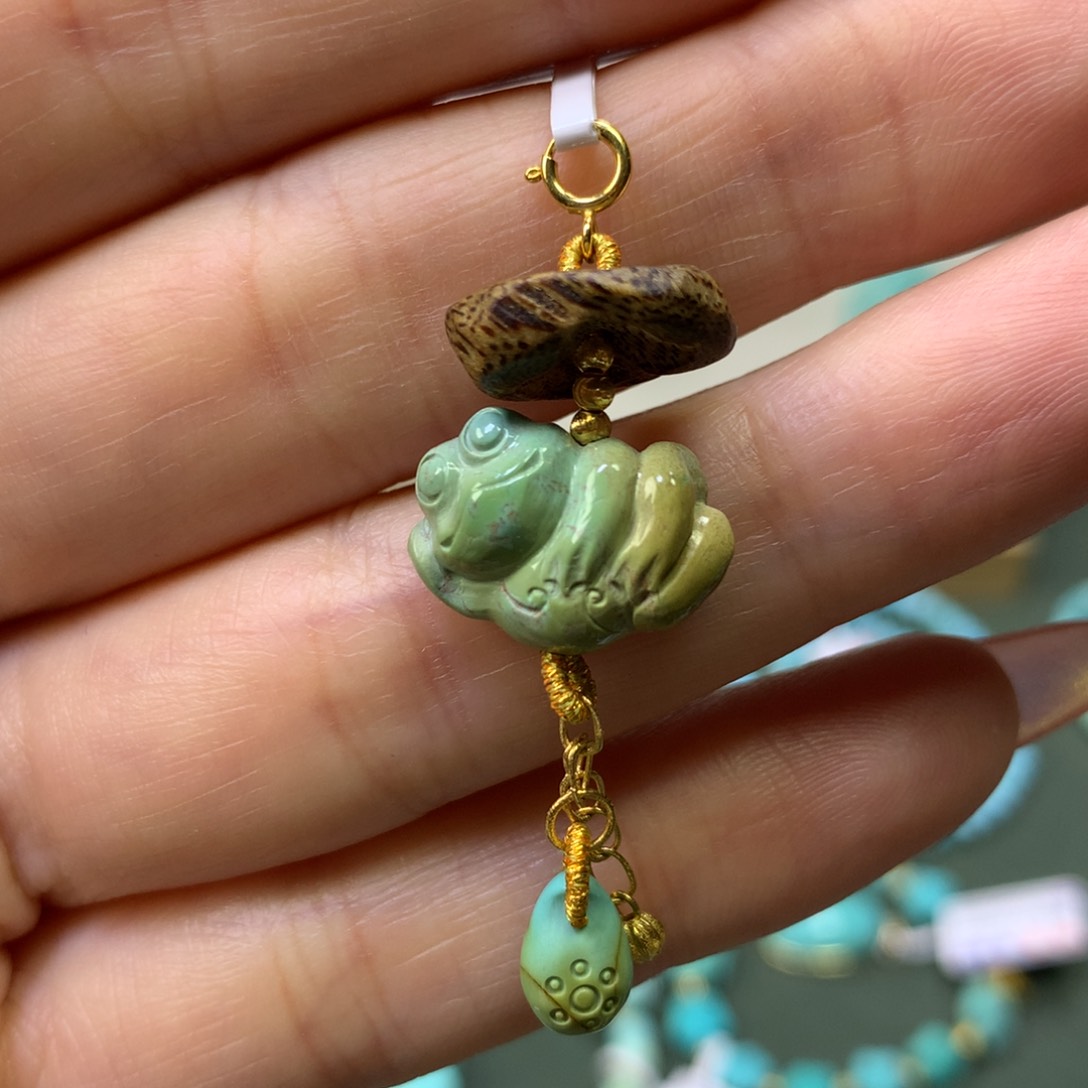 绿松石吊坠18K金镶嵌