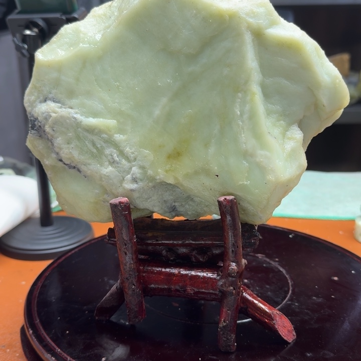 蛇纹石玉原石未镶嵌?****?8