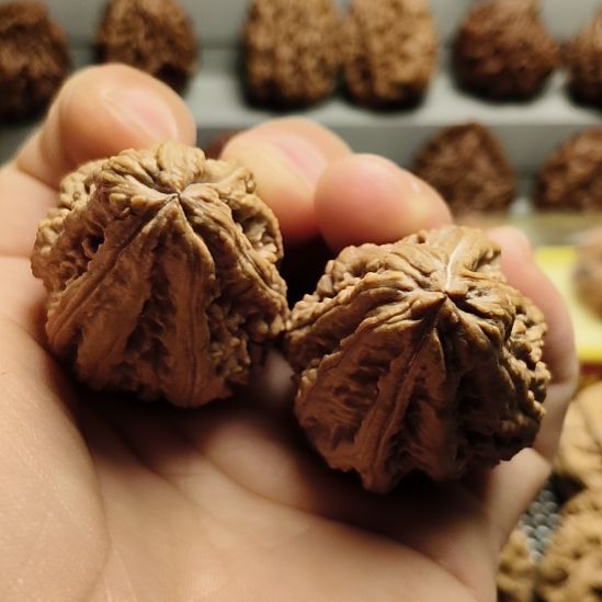 文玩核桃吊坠大楸核桃9号