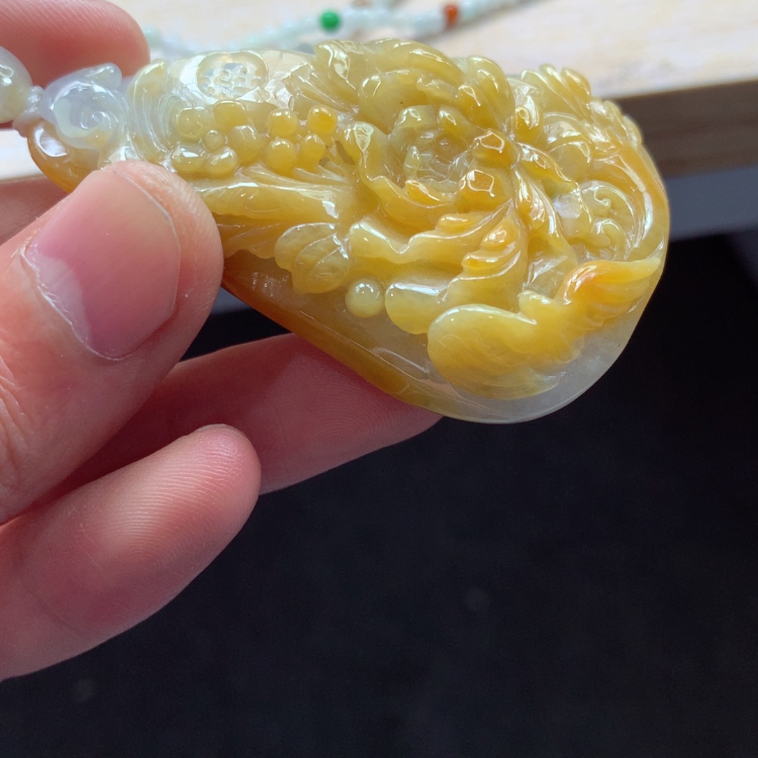 翡翠颈饰未镶嵌吊坠