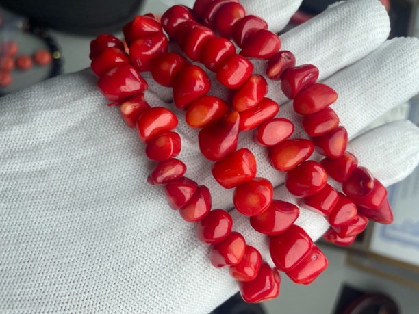 阿卡牛血红手工串珠一个