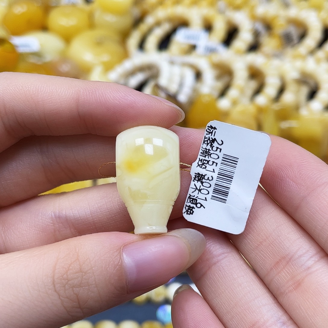 ✎***﹆裸石蜜蜡未镶嵌沁色三通14.8✖️13.4✖️25.3mm