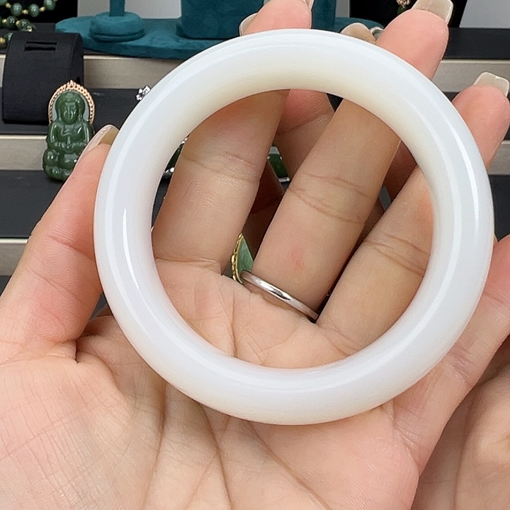 香***香和田玉未镶嵌手镯