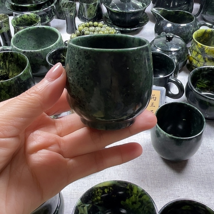 皓***皓蛇纹石玉合金龙蛋杯