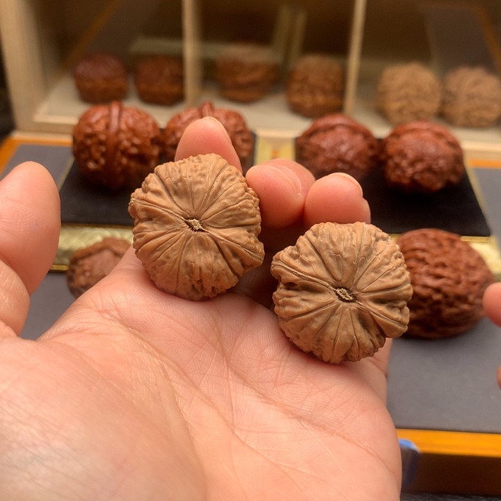 文玩核桃吊坠平底锅