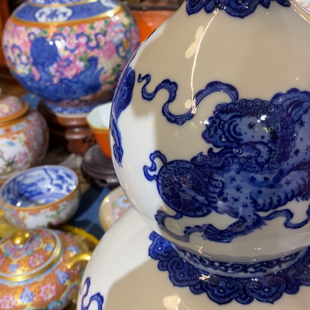 学****F手工手绘狮子绣球瓶