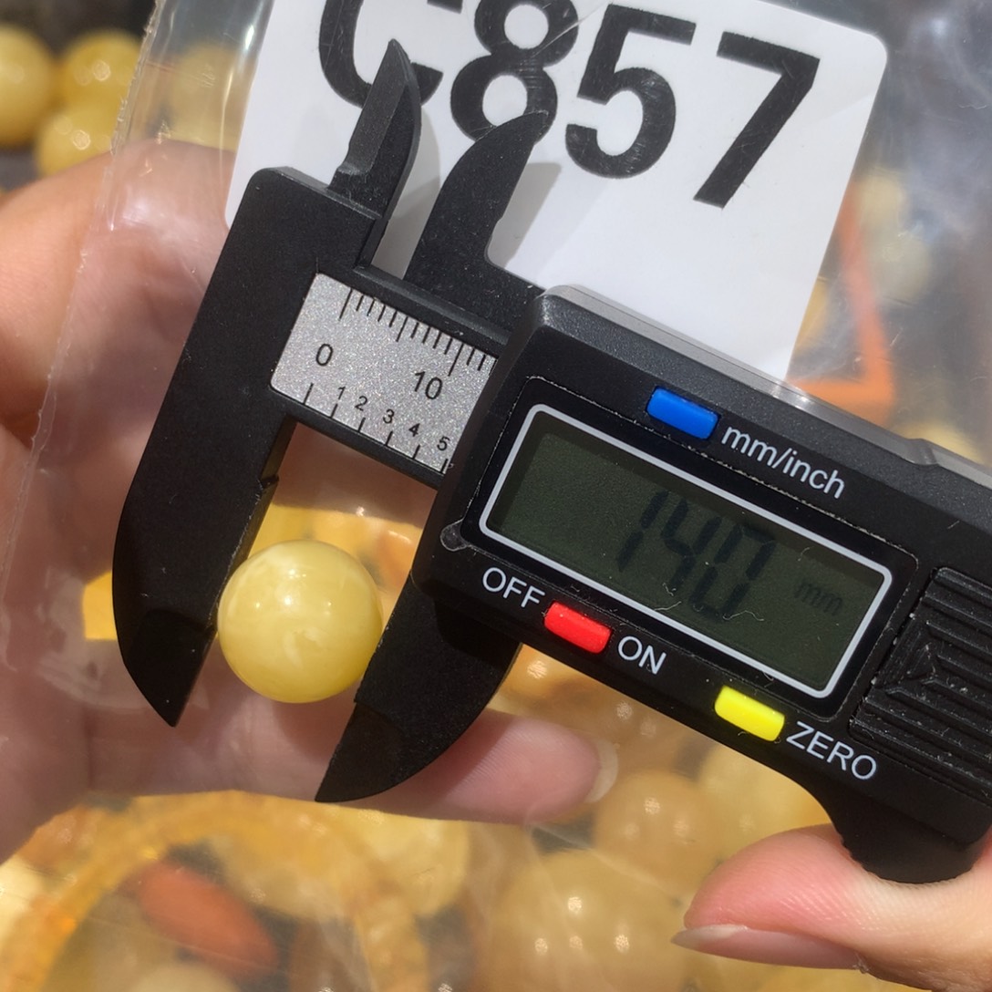 未镶嵌琥珀珠宝奇石