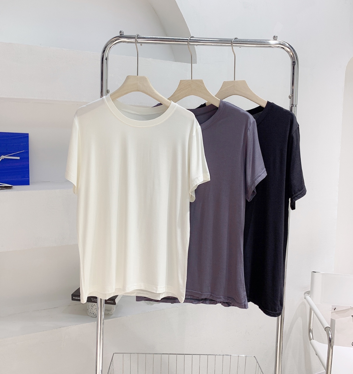 三色面膜T修身型标准清凉性感短款女士百搭荡领甜辣风