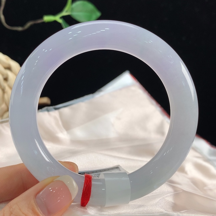 翡翠手镯未镶嵌微瑕0139