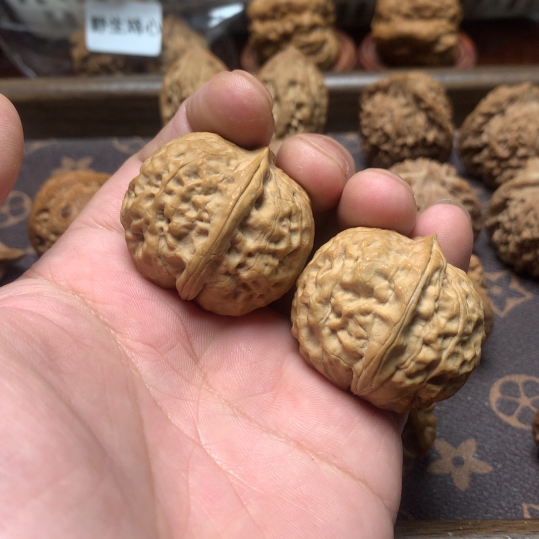 文玩核桃吊坠云铁小刚炮