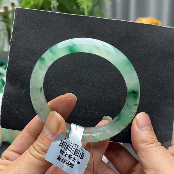 石英质玉未镶嵌手镯