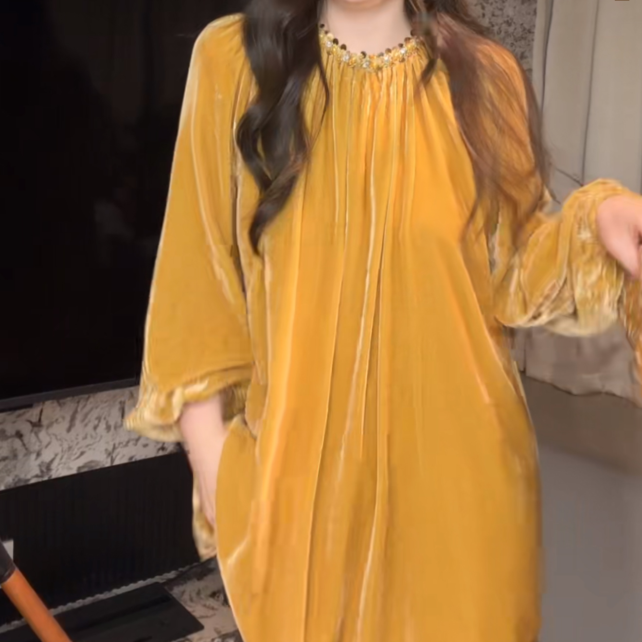 【奢也】新款重工华丽圆领手工钉珠丝绒长袖上衣连衣裙