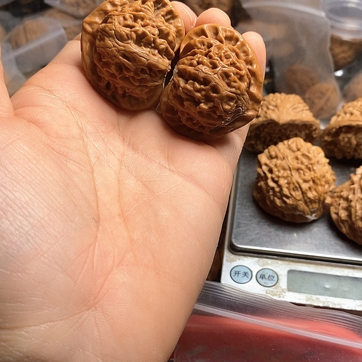 桃核吊坠宫灯狮子头