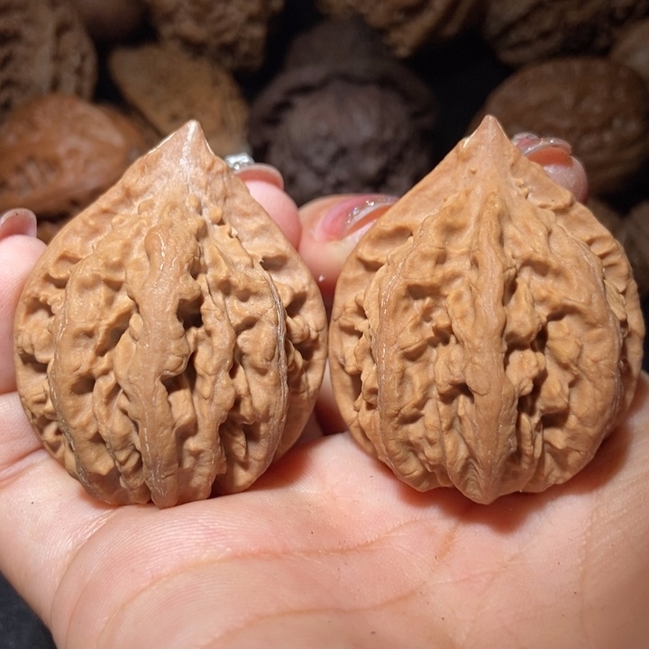 文玩核桃把件东北楸子小雪124