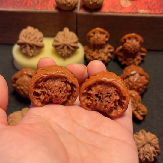 文玩核桃吊坠蛇头聚宝盆