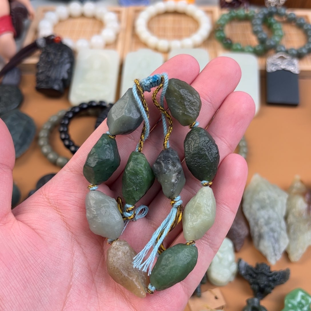 和田玉手链未镶嵌浮**后