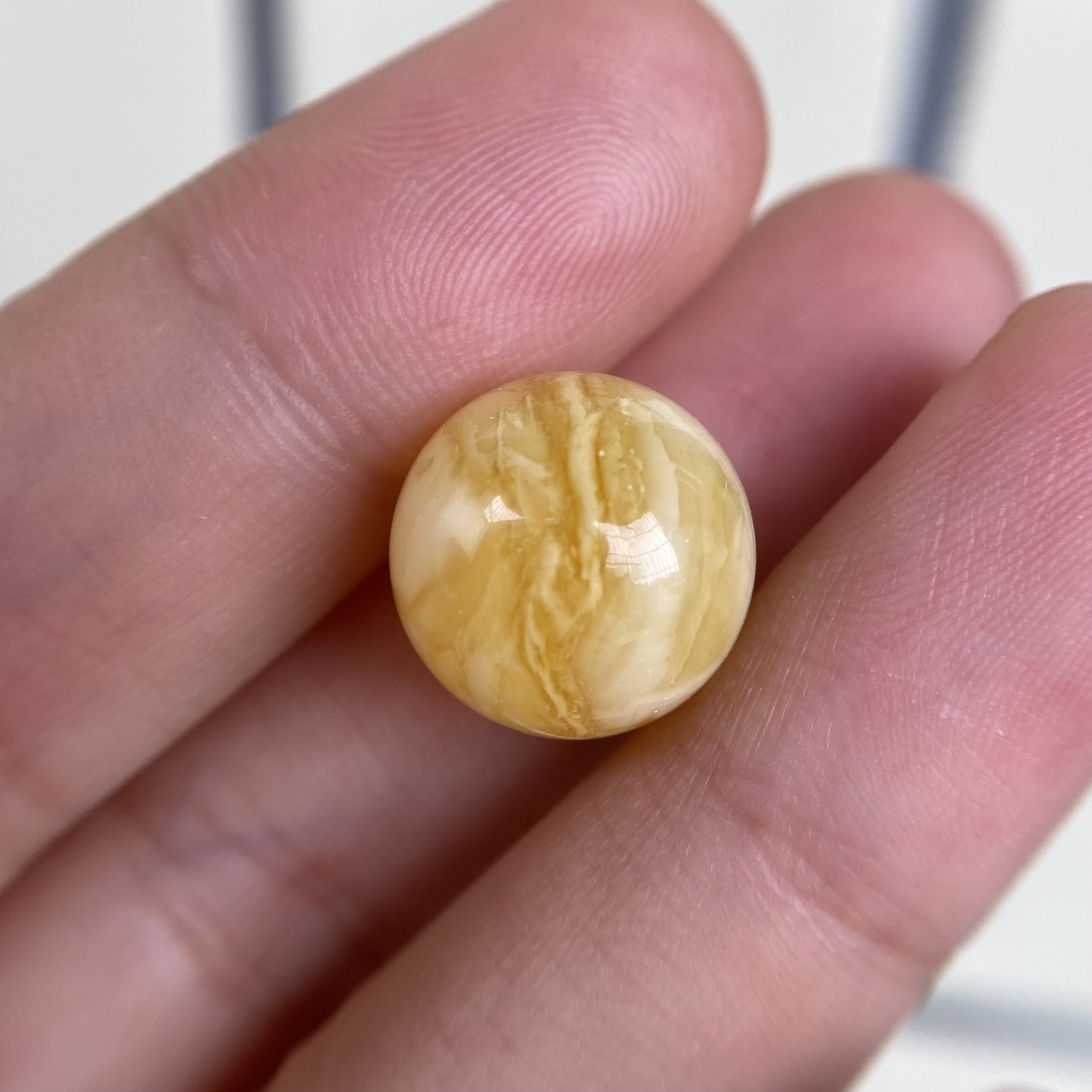蜜蜡千层圆珠13.7mm，飘花无优化保天然