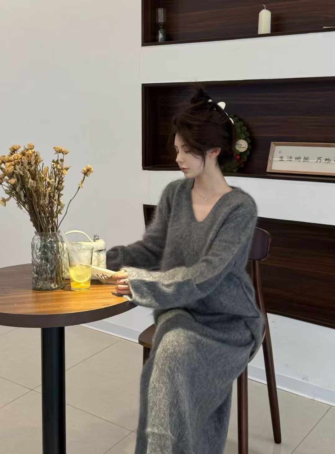 100纯羊毛拉毛法式休闲风极简风时尚针织V领上衣女百搭宽松