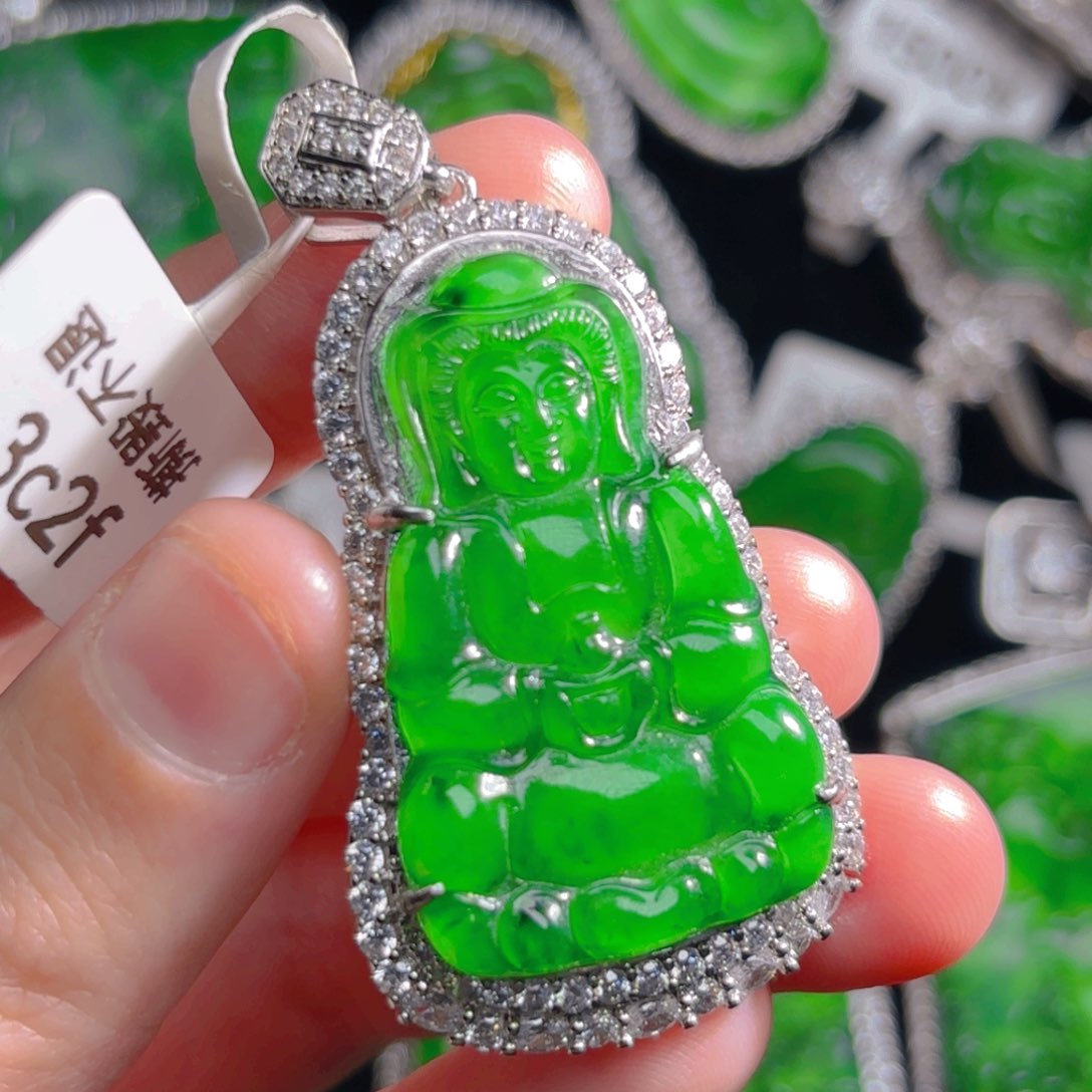 翡翠颈饰未镶嵌观音