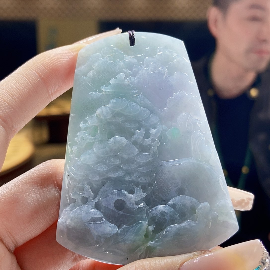 翡翠颈饰未镶嵌翡翠