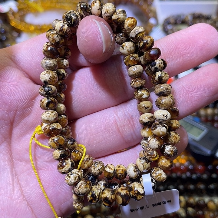 琥珀未镶嵌裸石6+抚顺琥珀花珀