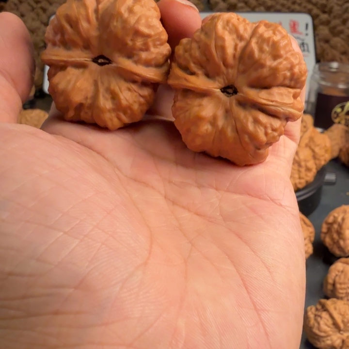 睡***哲文玩核桃吊坠蛤蟆的眼睛是真的