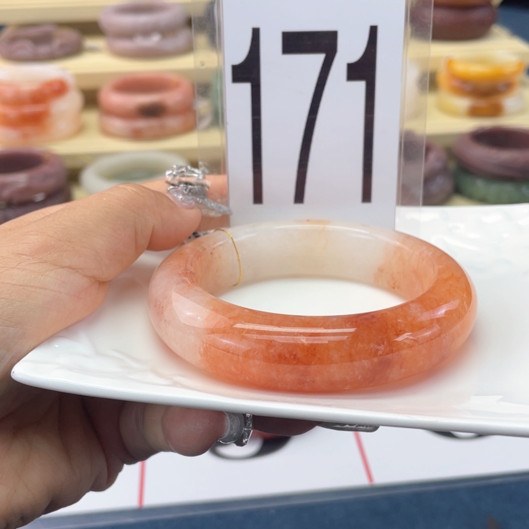 石英岩玉手镯未镶嵌