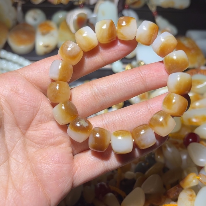 和田玉未镶嵌手串