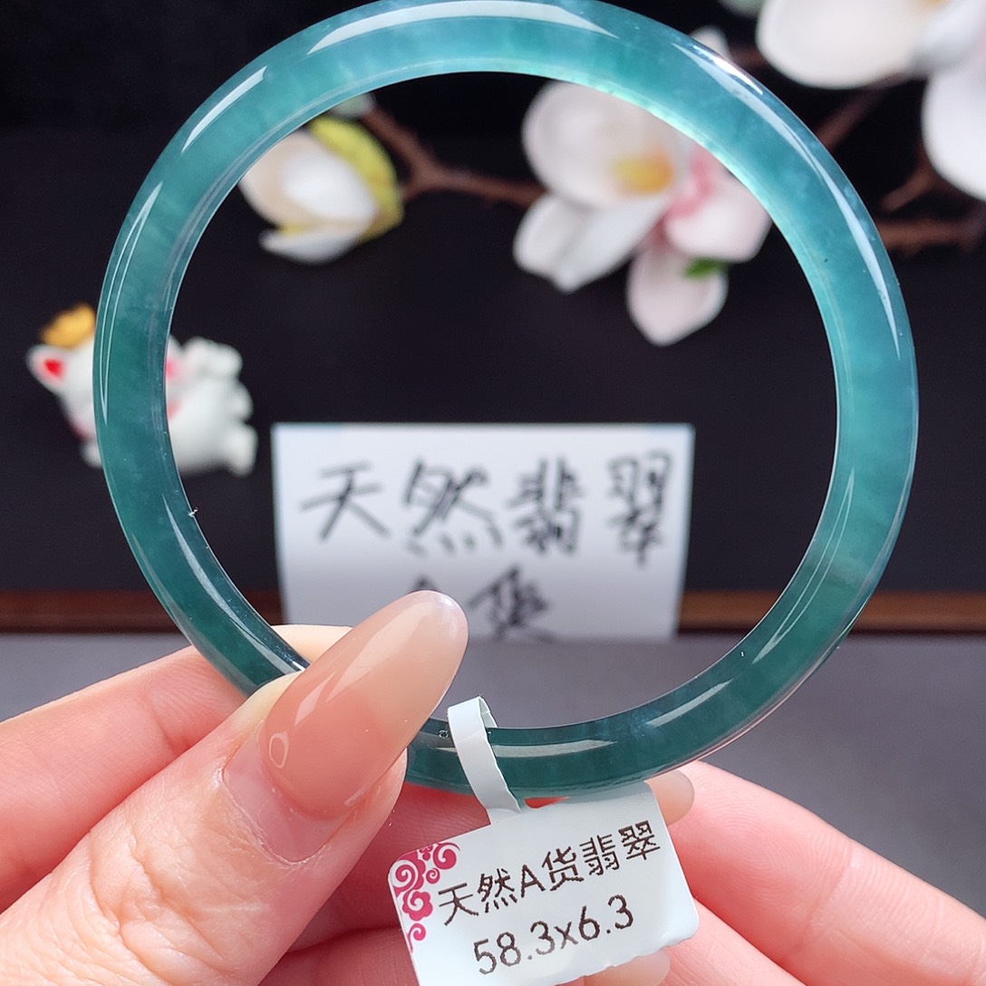 翡翠手镯（圆镯）未镶嵌
