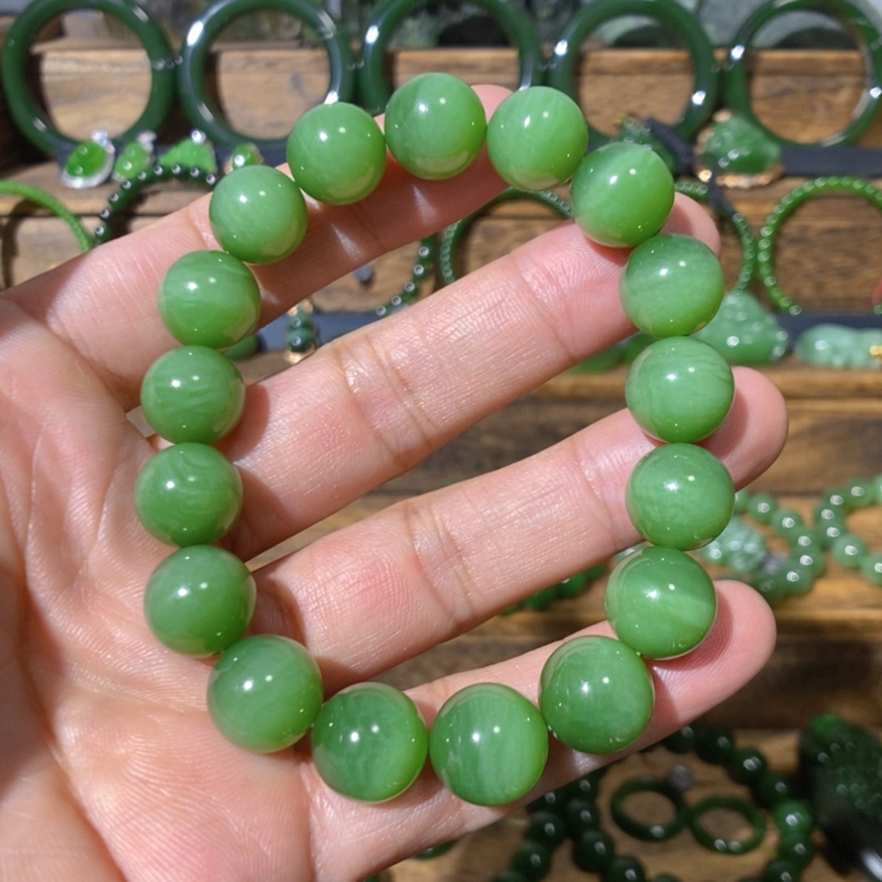 【闪购商品】吊坠(不含链)未镶嵌和田玉俄料粉阳绿猫眼手串12