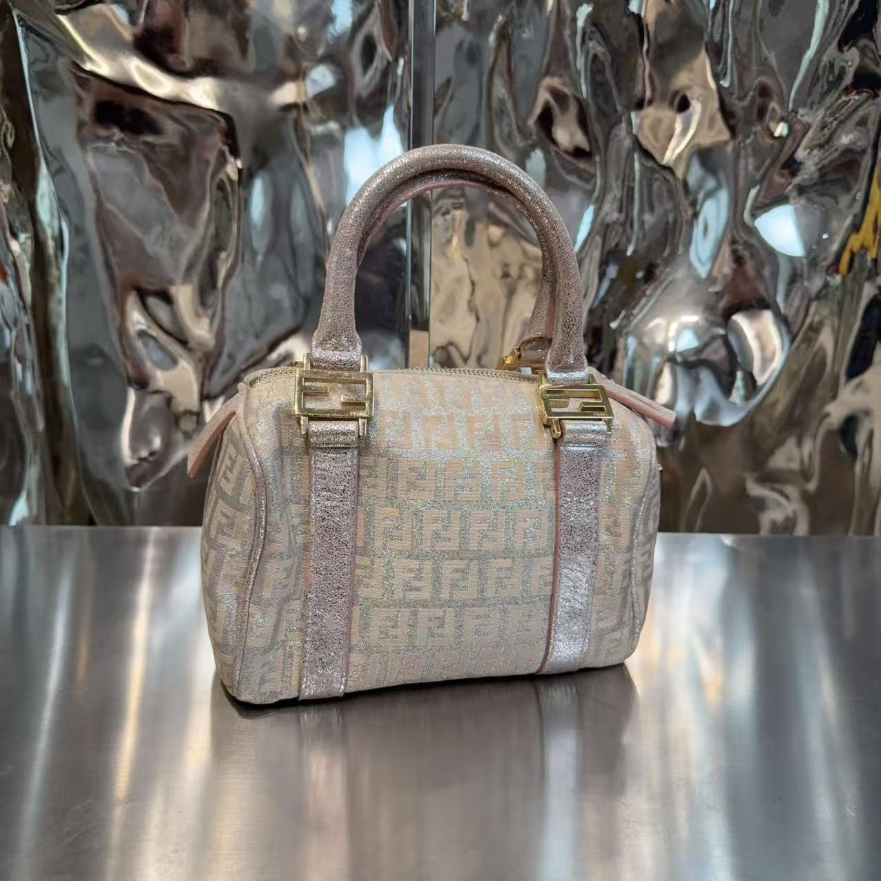 95新 FENDI/芬迪 细闪 老花 枕头 手提包