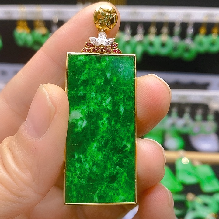 翡翠耳饰18K金镶嵌吊坠