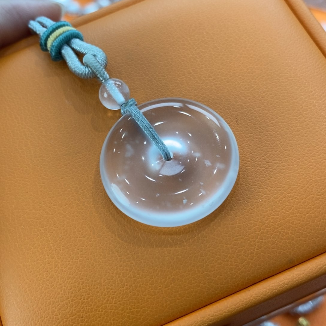 石英质玉吊坠(赠链)未镶嵌v***a