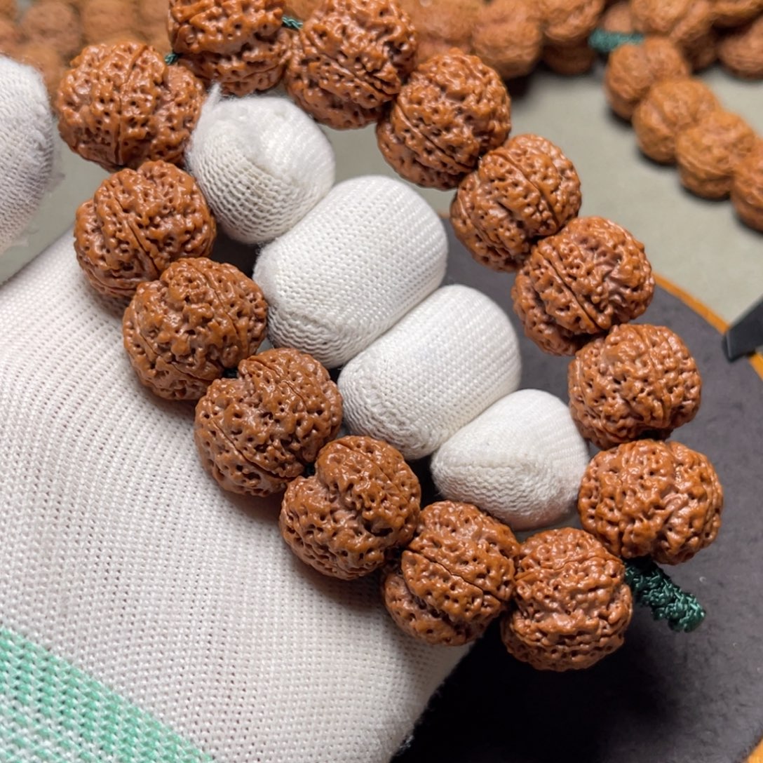 安***园手串金刚菩提古龙凹底梅花双龙超头23左右