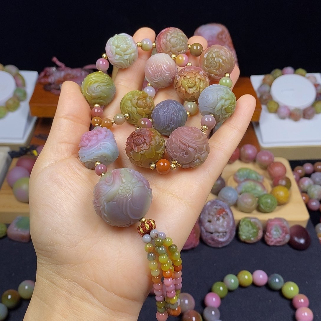 玛瑙/玉髓盐源玛瑙大漏大炸未镶嵌?****马大师工凤穿牡丹