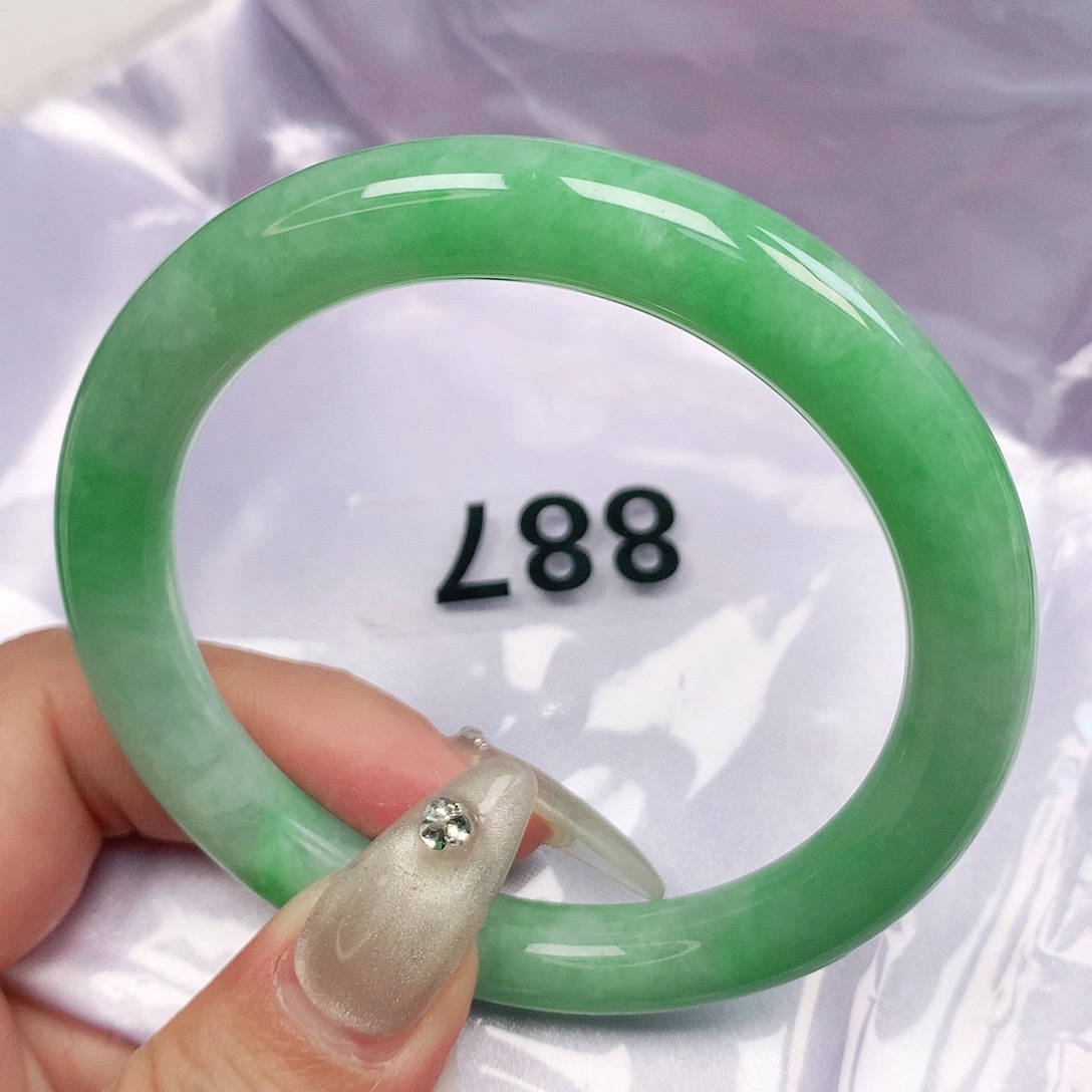 翡翠手镯未镶嵌抖音887