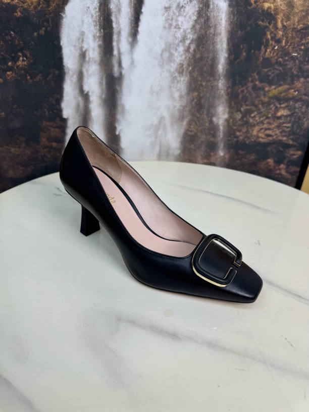 时尚百搭黑色高跟方头方扣细跟单鞋 70901 舒适中根羊皮