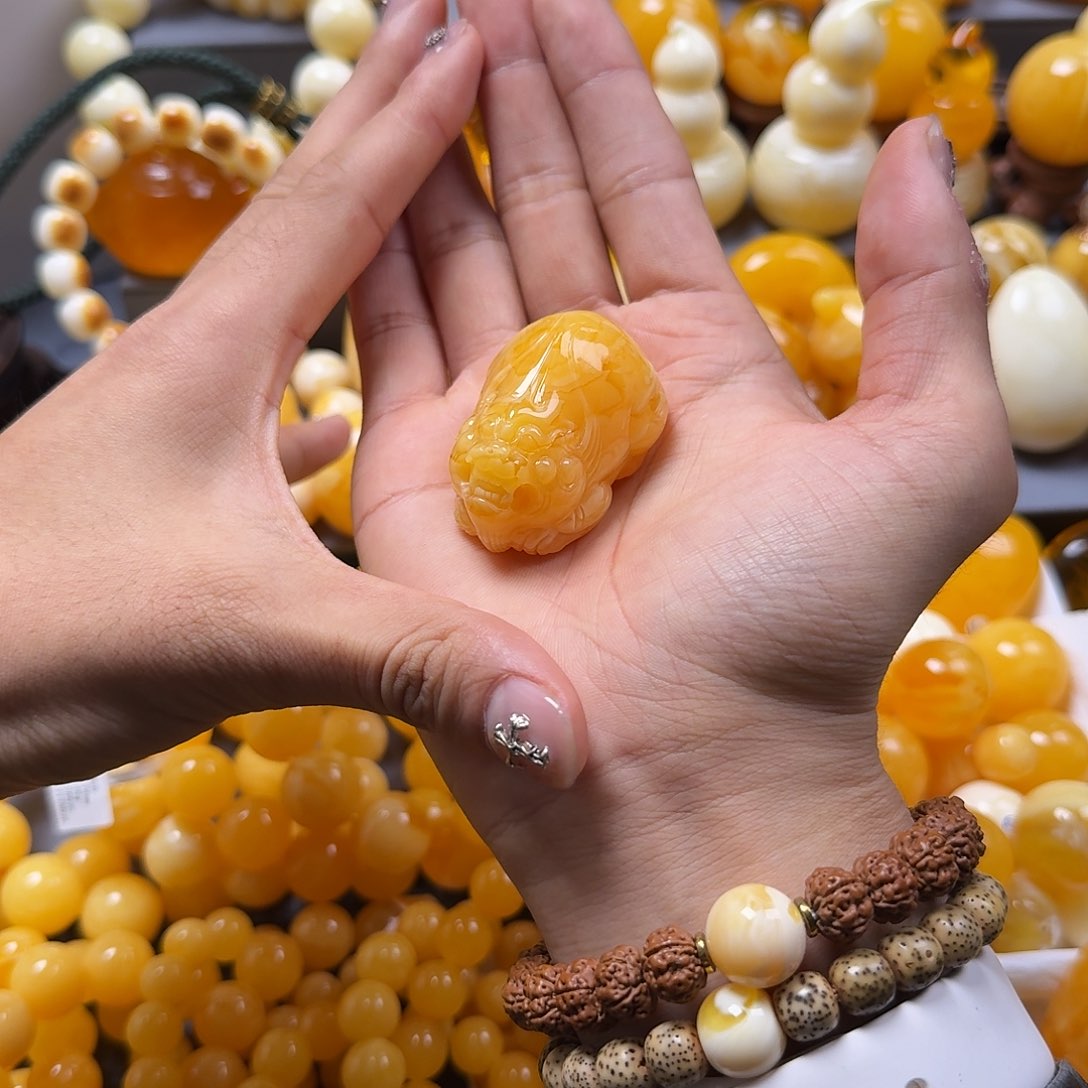 琥珀珠宝奇石未镶嵌貔貅