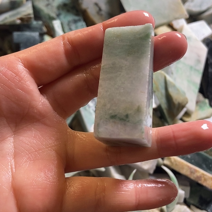 翡翠颈饰未镶嵌天然翡翠