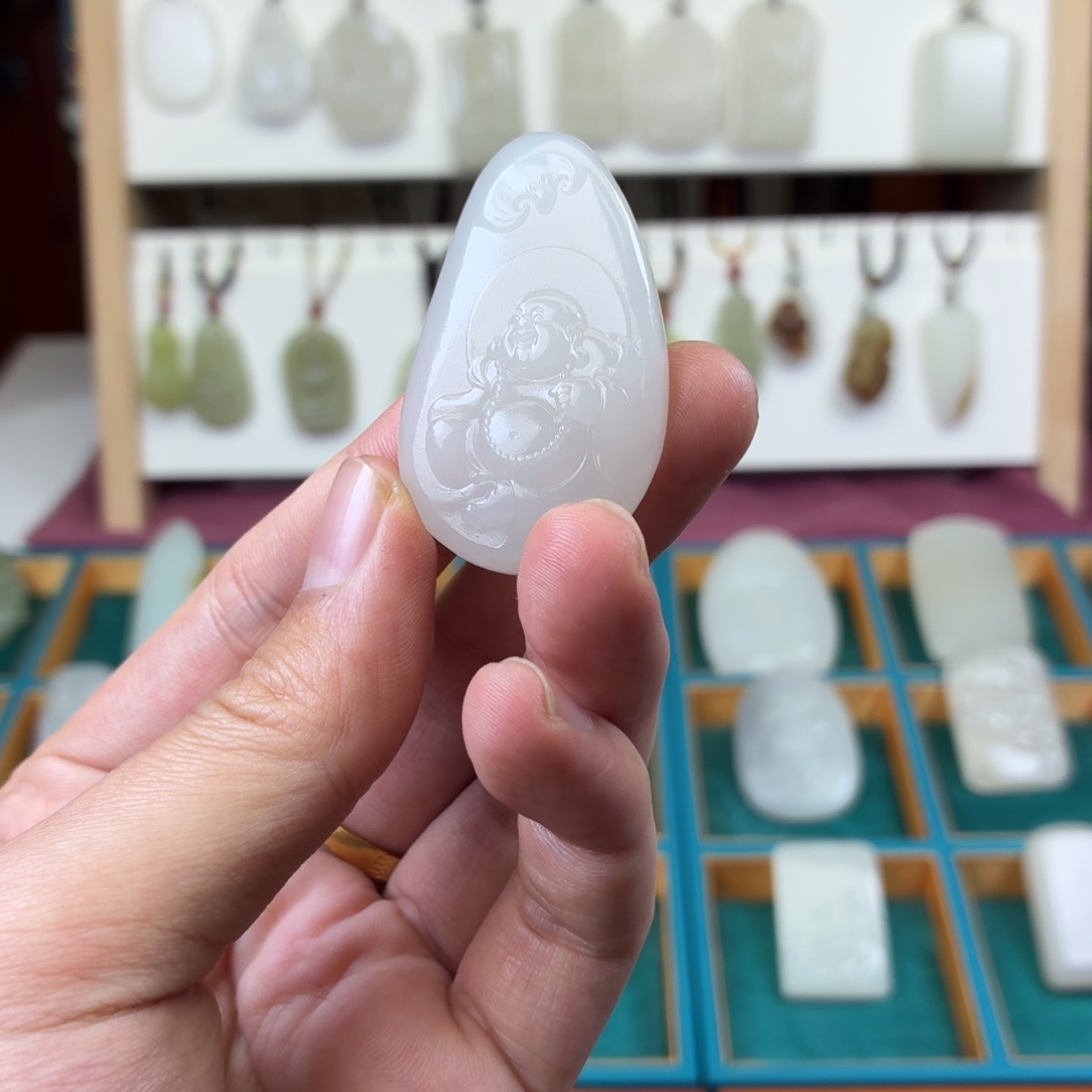 和田玉未镶嵌颈饰