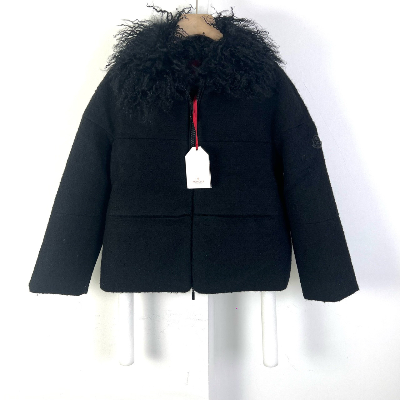 99新 MONCLER 2码/盟可睐/黑色毛领短款外套带吊/如图/编码05841