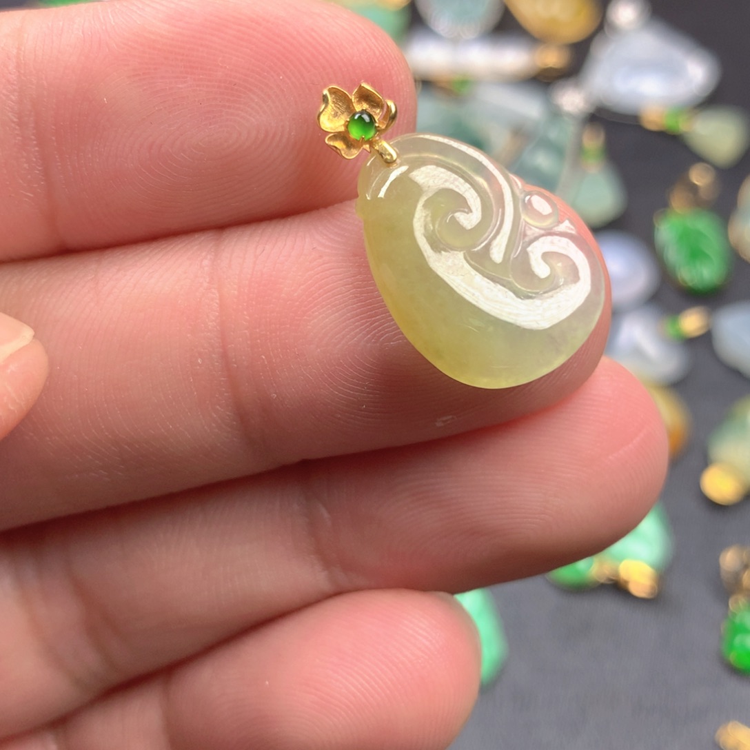 【闪购商品】颈饰18K金镶嵌翡翠翡翠