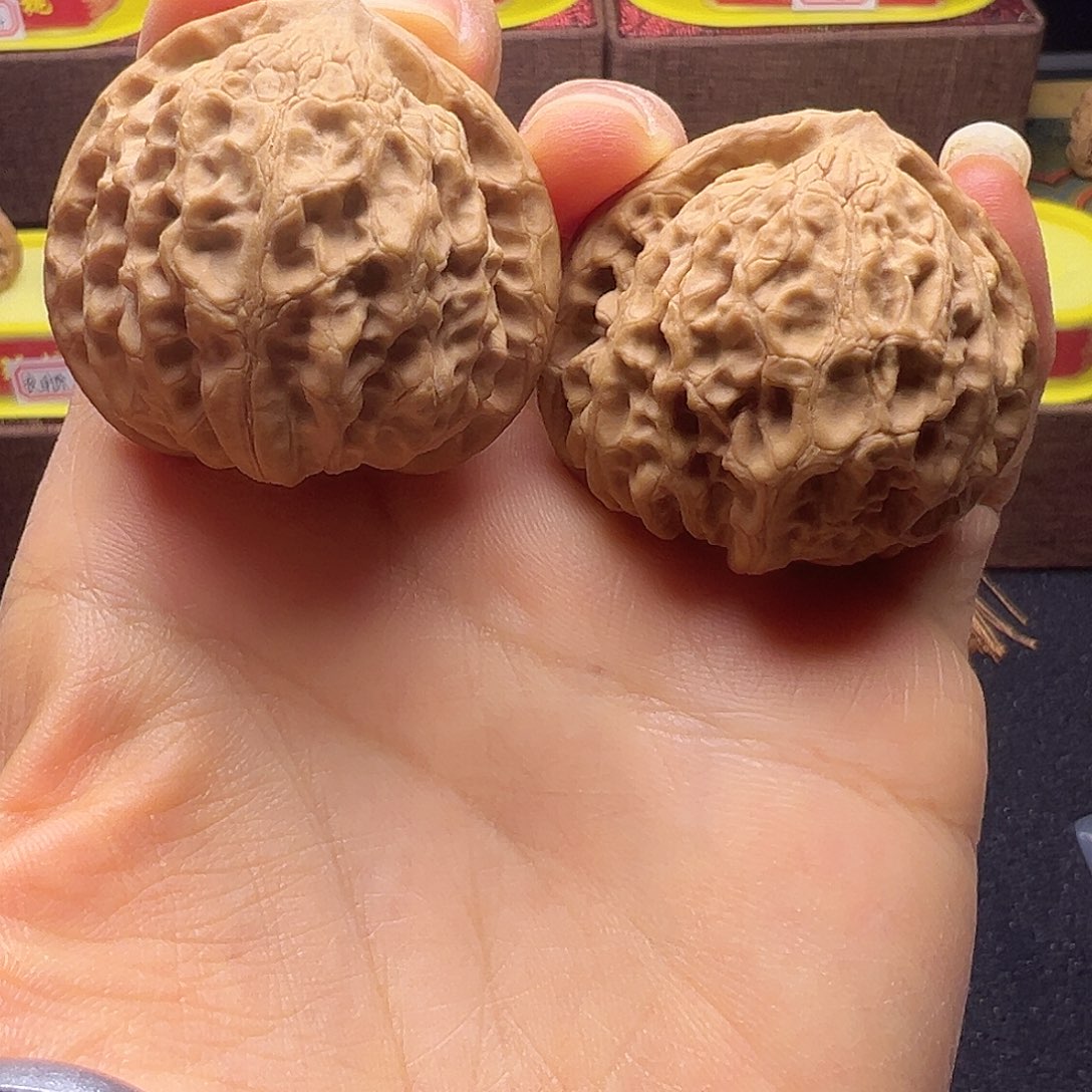 文玩核桃吊坠金牛42