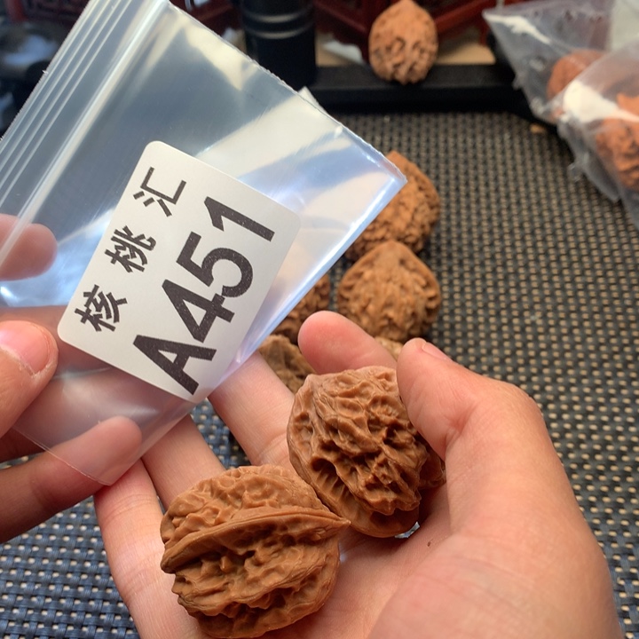 文玩核桃吊坠磐石