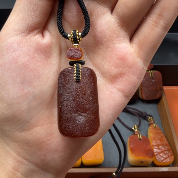 蜜蜡未镶嵌吊坠(赠链)