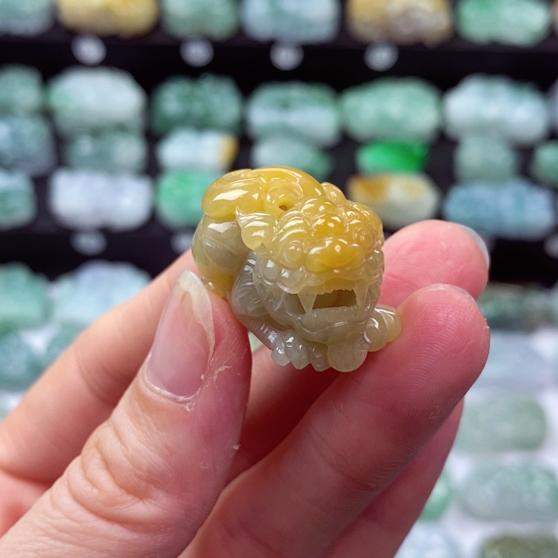 翡翠颈饰未镶嵌天然