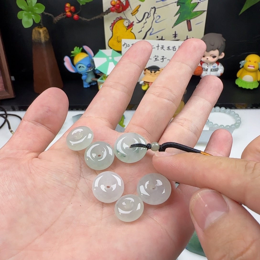 颈饰未镶嵌翡翠谎*